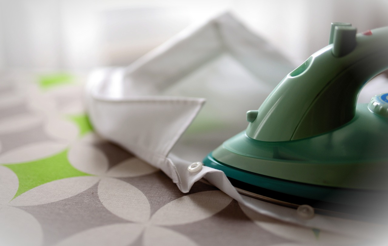 iron, shirt, ironing board-5973837.jpg
